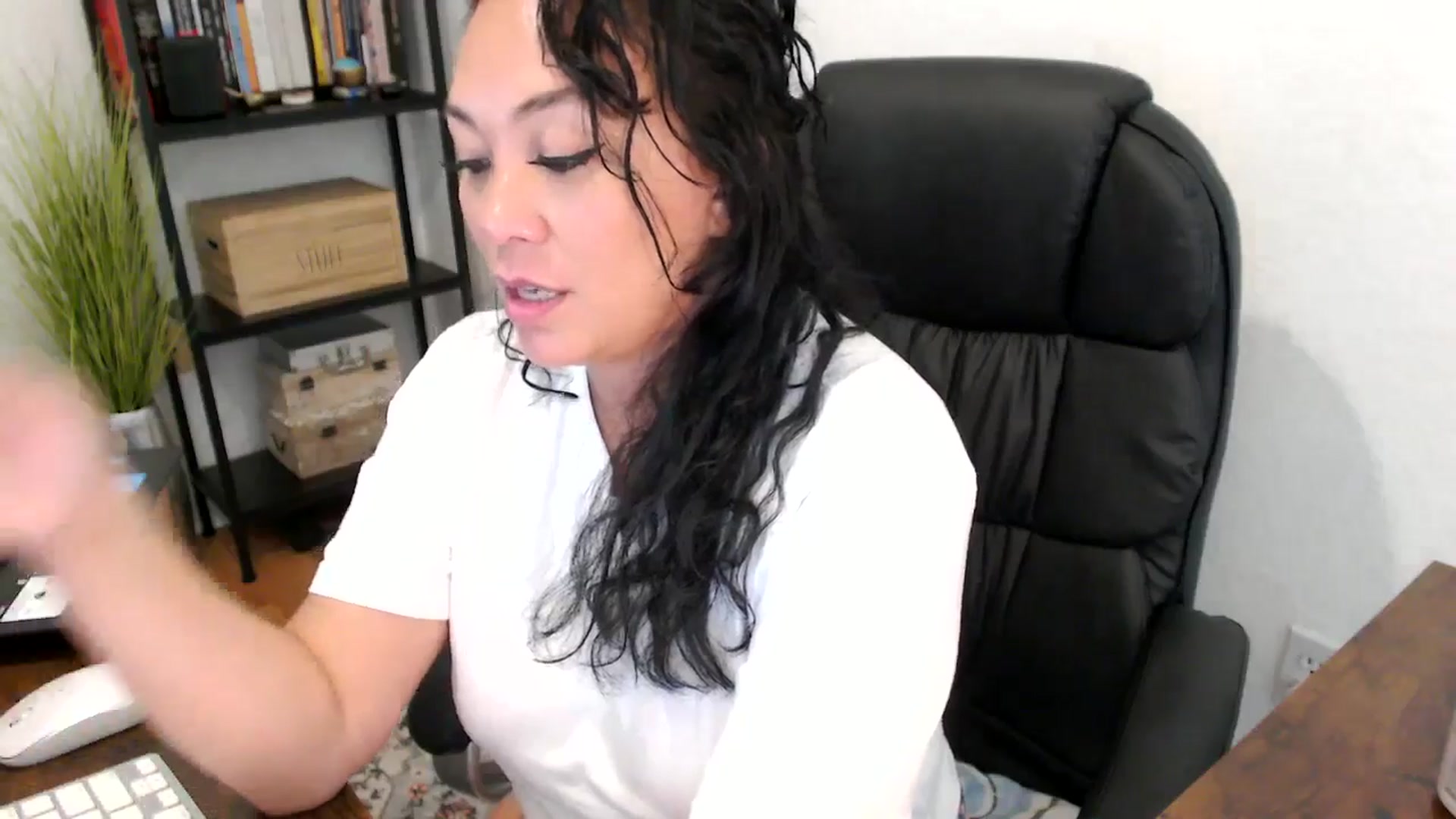 Gallery image thumbnail from MickaylaMoon's myfreecams stream on, 08/20/2024, 22:07 image 9 of 20