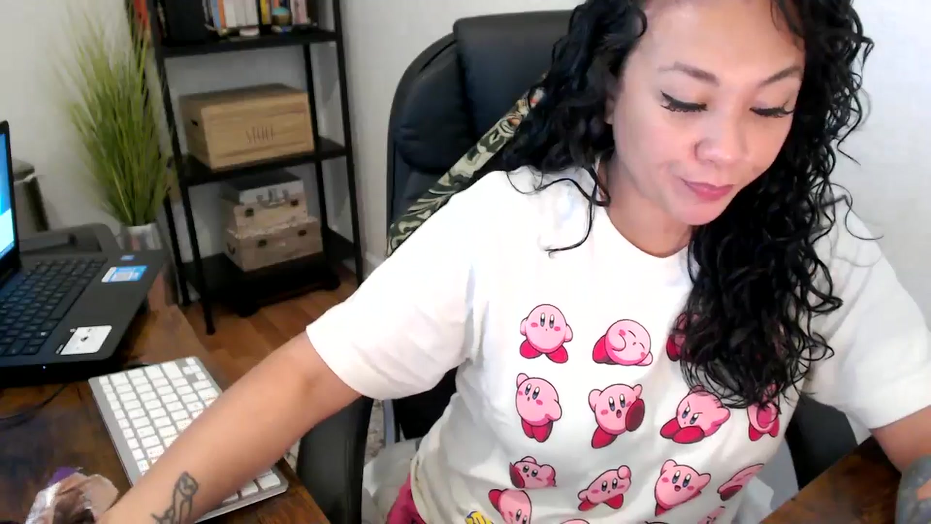 Gallery image thumbnail from MickaylaMoon's myfreecams stream on, 08/21/2024, 17:19 image 18 of 20