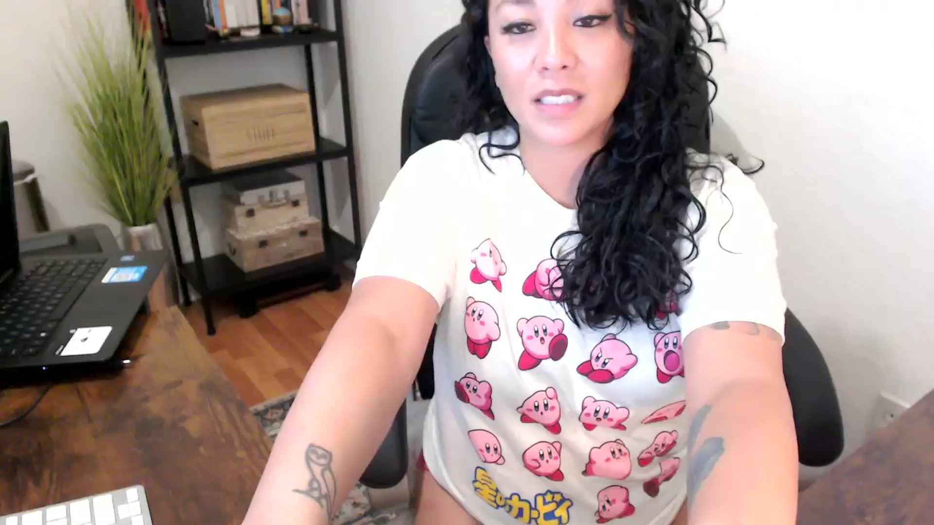 Gallery image thumbnail from MickaylaMoon's myfreecams stream on, 08/21/2024, 19:40 image 13 of 20