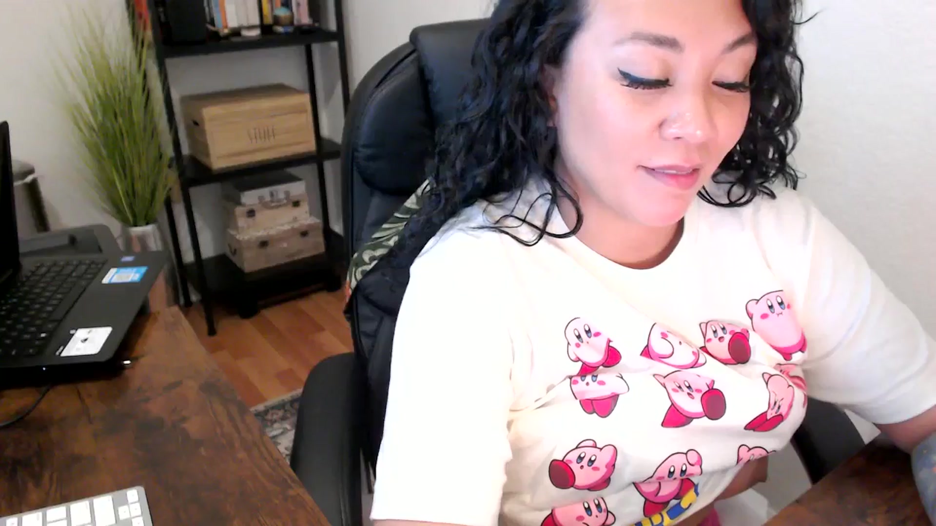 Gallery image thumbnail from MickaylaMoon's myfreecams stream on, 08/21/2024, 19:40 image 3 of 20