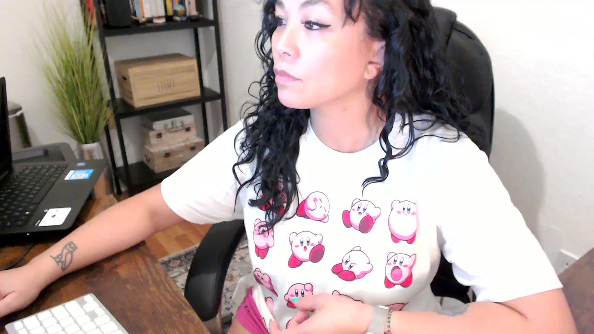 Gallery image thumbnail from MickaylaMoon's myfreecams stream on, 08/21/2024, 20:03 image 2 of 20