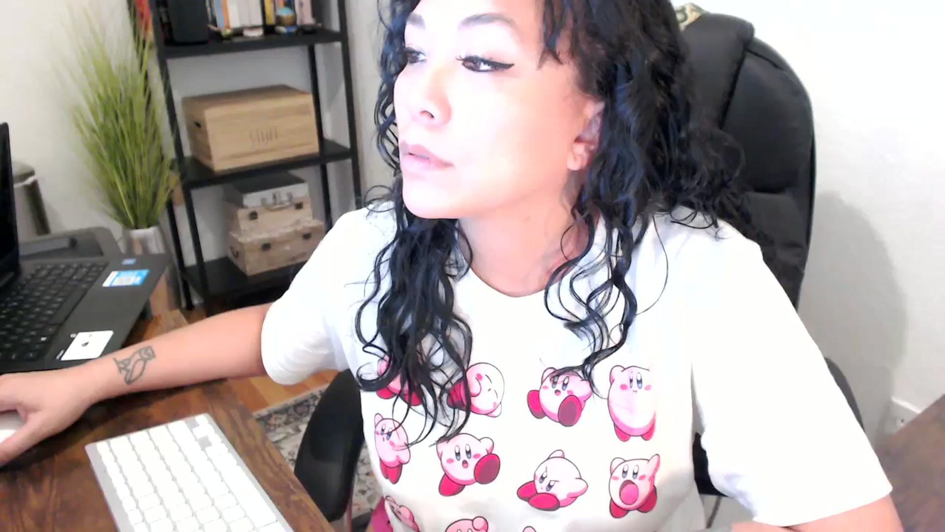 Gallery image thumbnail from MickaylaMoon's myfreecams stream on, 08/21/2024, 20:31 image 7 of 20