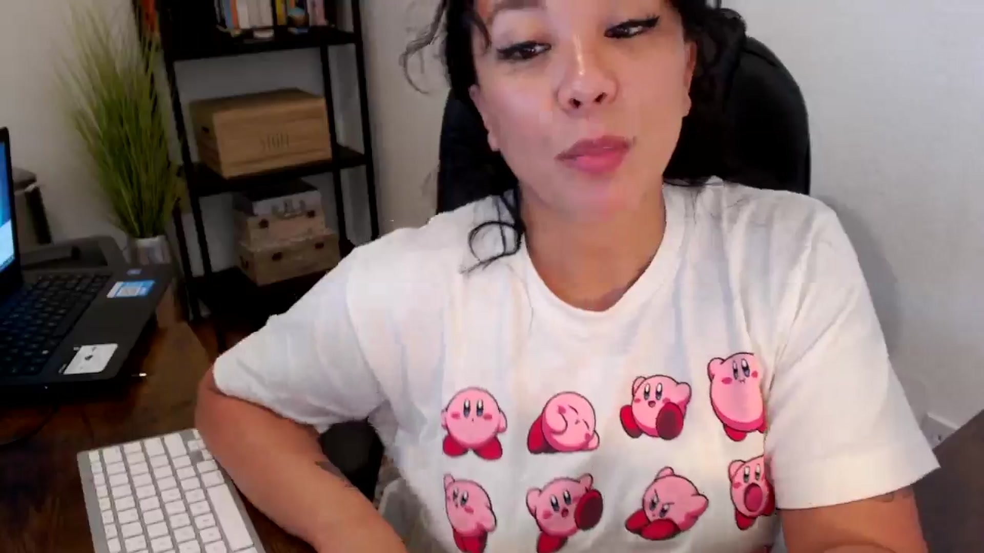 Gallery image thumbnail from MickaylaMoon's myfreecams stream on, 08/21/2024, 21:51 image 14 of 20