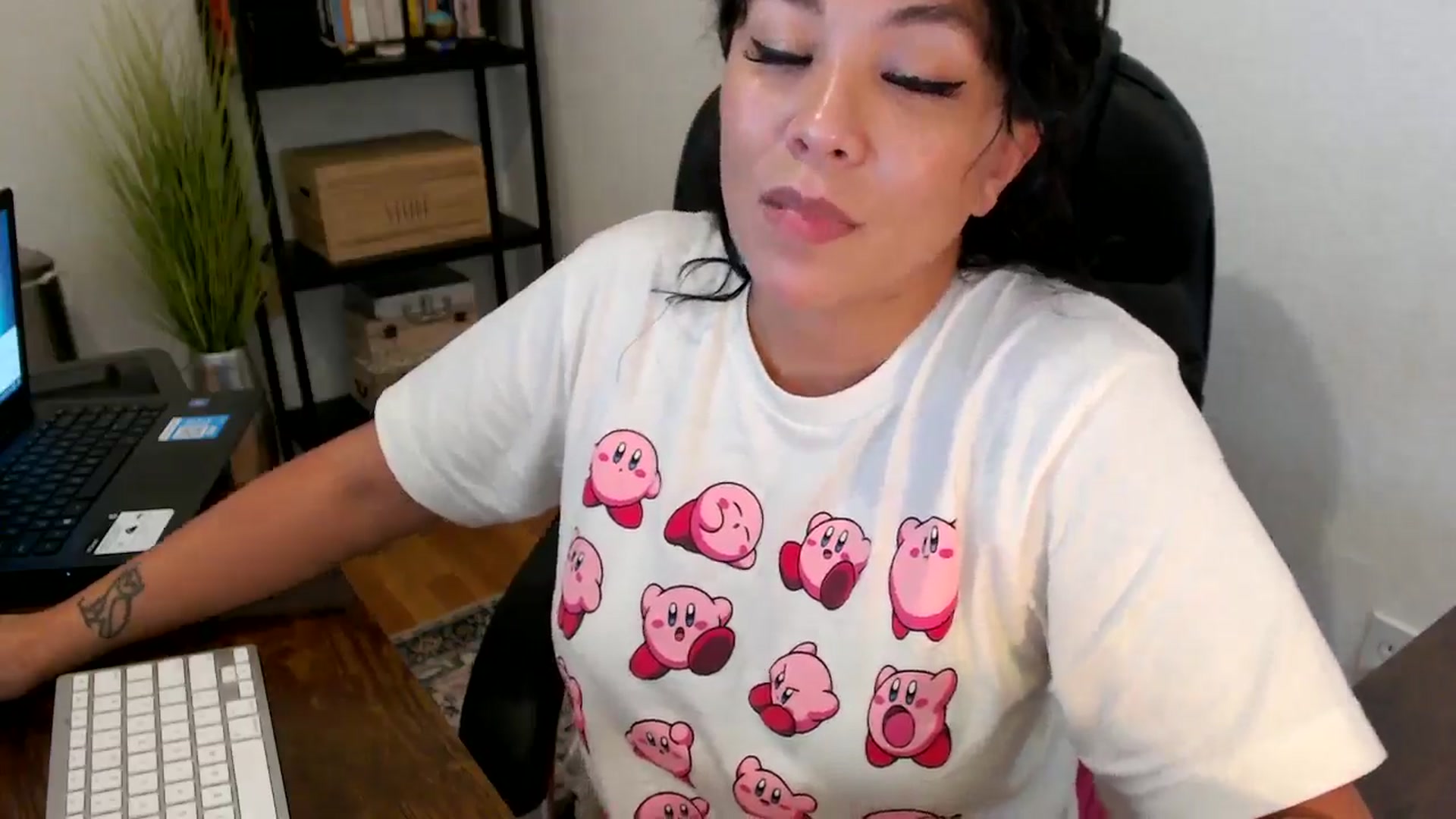 Gallery image thumbnail from MickaylaMoon's myfreecams stream on, 08/21/2024, 21:51 image 4 of 20