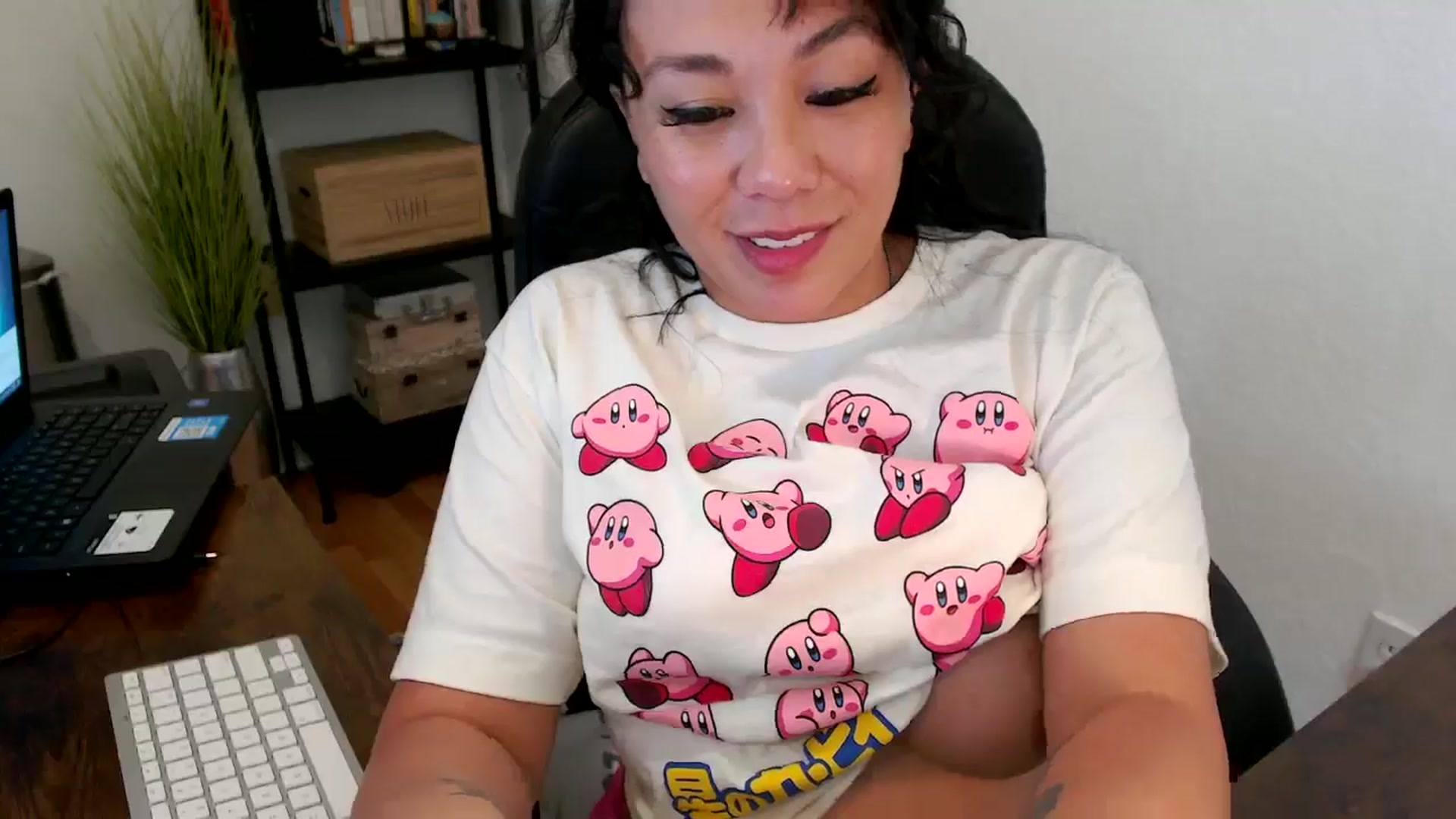 Gallery image thumbnail from MickaylaMoon's myfreecams stream on, 08/21/2024, 21:51 image 18 of 20