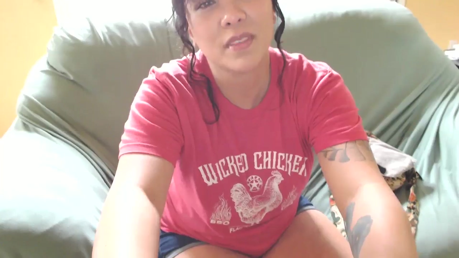 Gallery image thumbnail from MickaylaMoon's myfreecams stream on, 08/22/2024, 18:31 image 17 of 20
