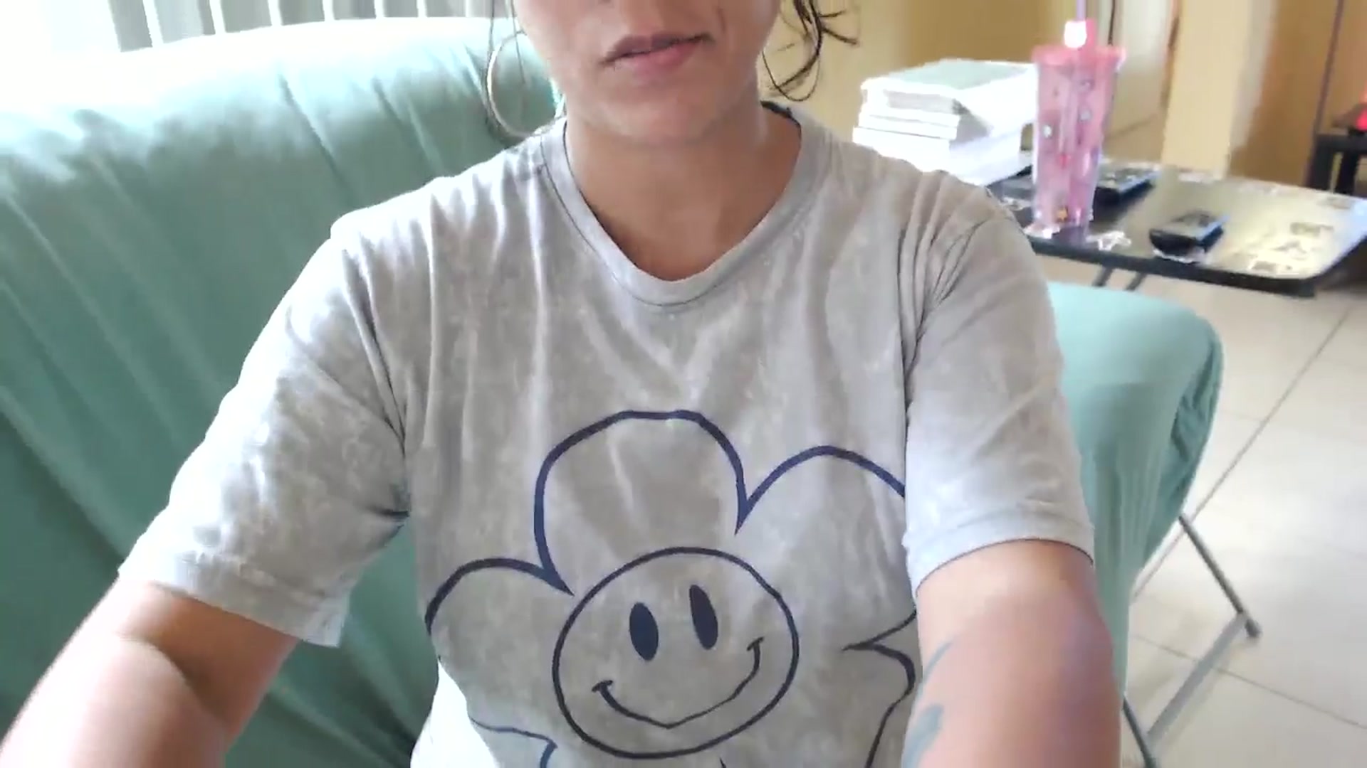 Gallery image thumbnail from MickaylaMoon's myfreecams stream on, 08/31/2024, 18:23 image 17 of 20