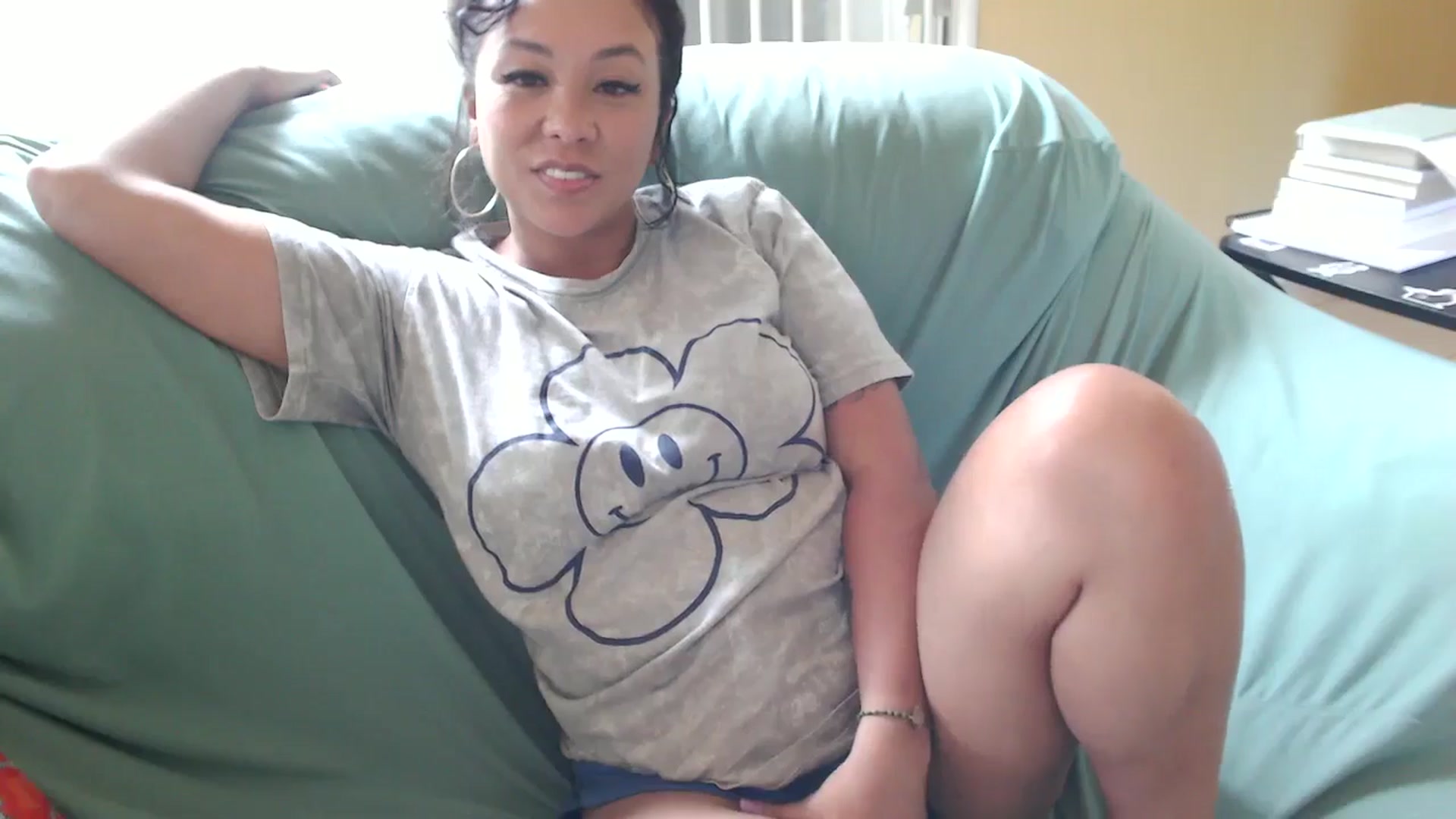Gallery image thumbnail from MickaylaMoon's myfreecams stream on, 08/31/2024, 18:23 image 7 of 20