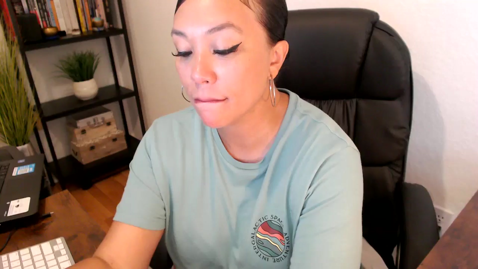 Gallery image thumbnail from MickaylaMoon's myfreecams stream on, 09/02/2024, 17:01 image 9 of 20