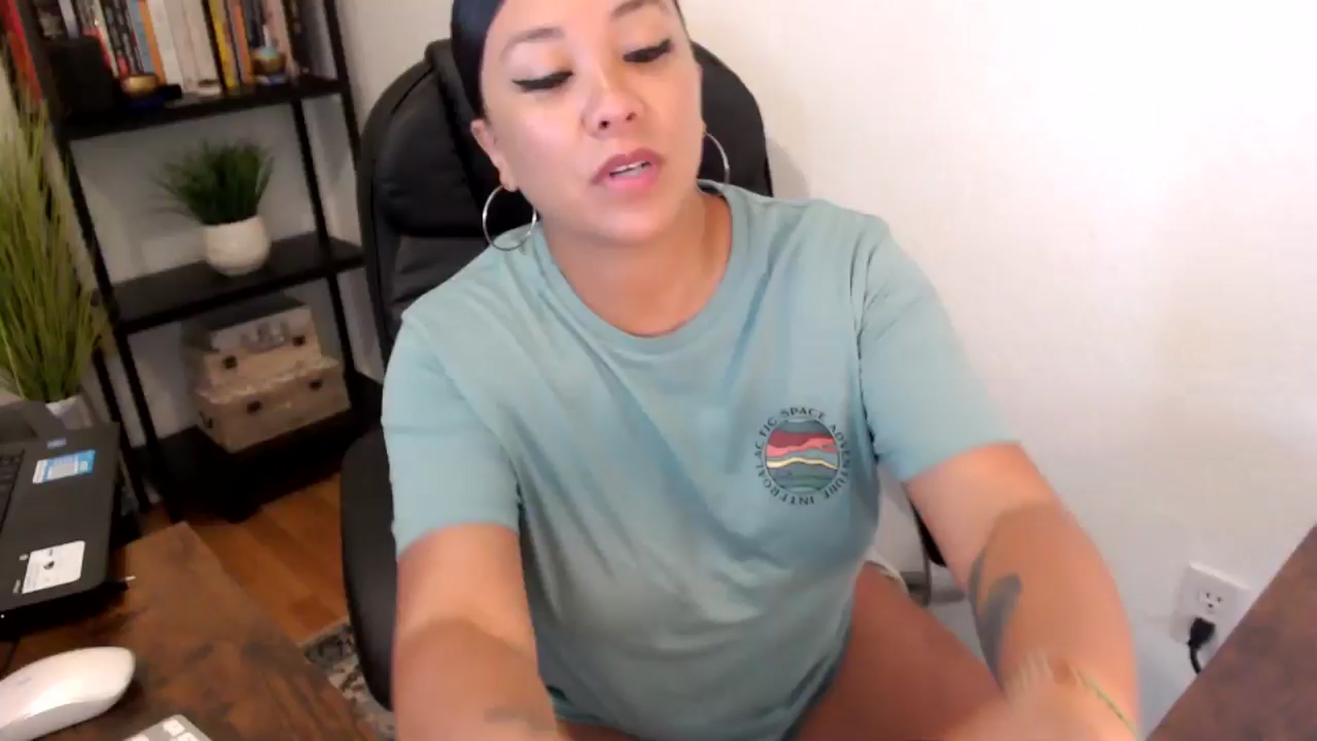 Gallery image thumbnail from MickaylaMoon's myfreecams stream on, 09/02/2024, 19:30 image 16 of 20