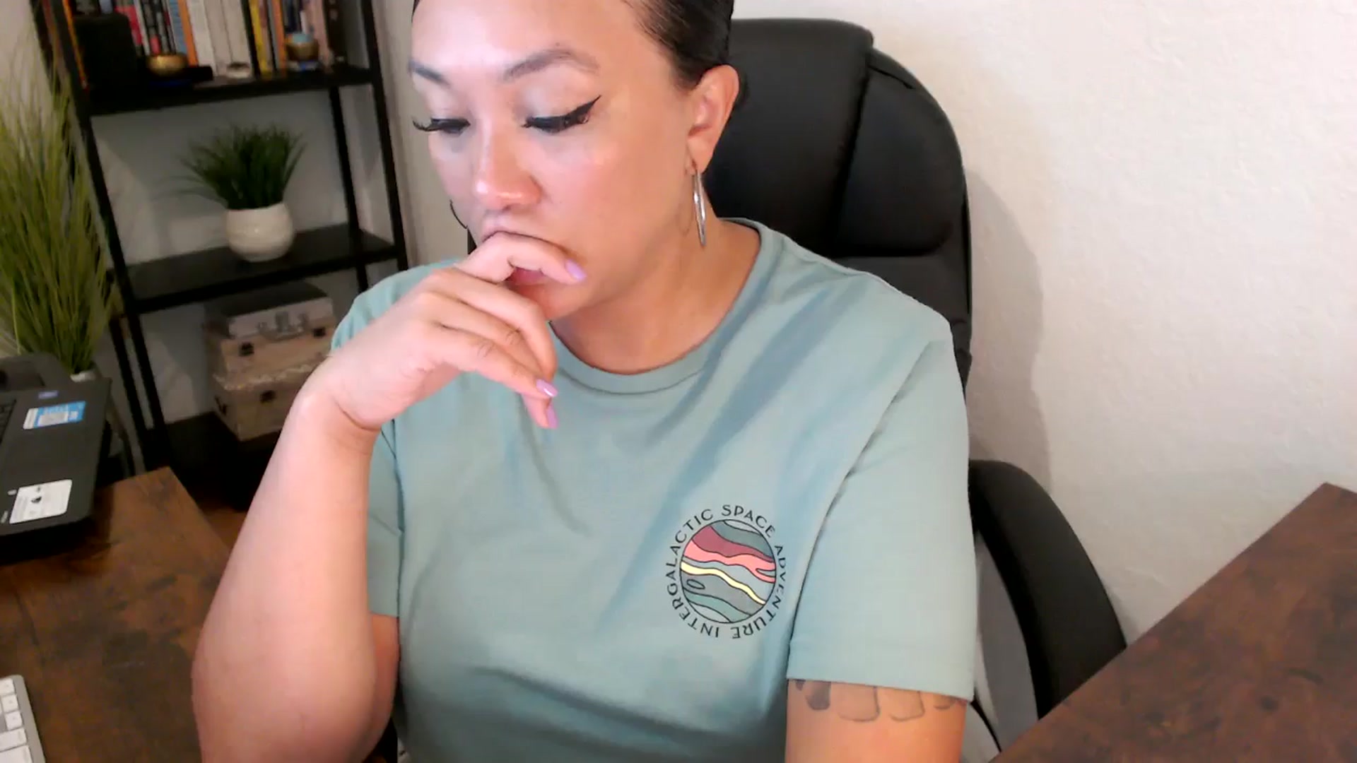 Gallery image thumbnail from MickaylaMoon's myfreecams stream on, 09/02/2024, 21:09 image 6 of 20