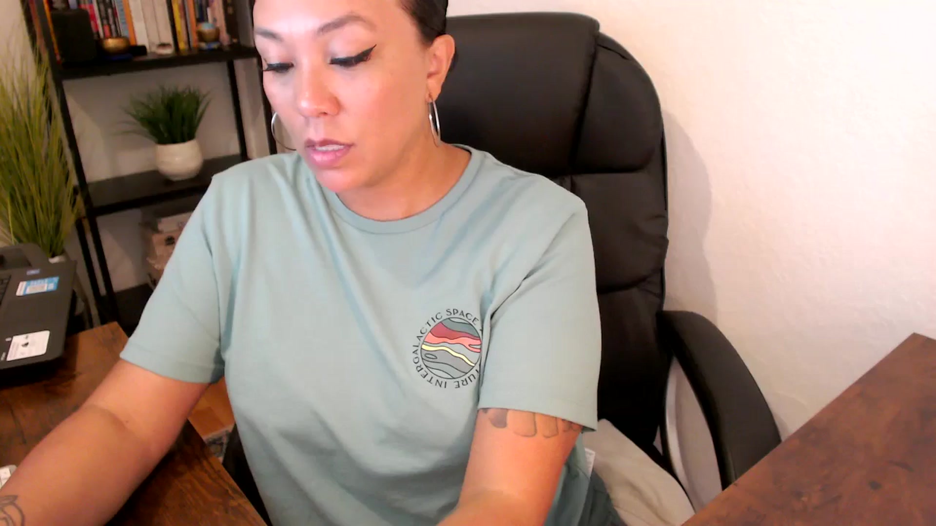 Gallery image thumbnail from MickaylaMoon's myfreecams stream on, 09/02/2024, 21:09 image 5 of 20