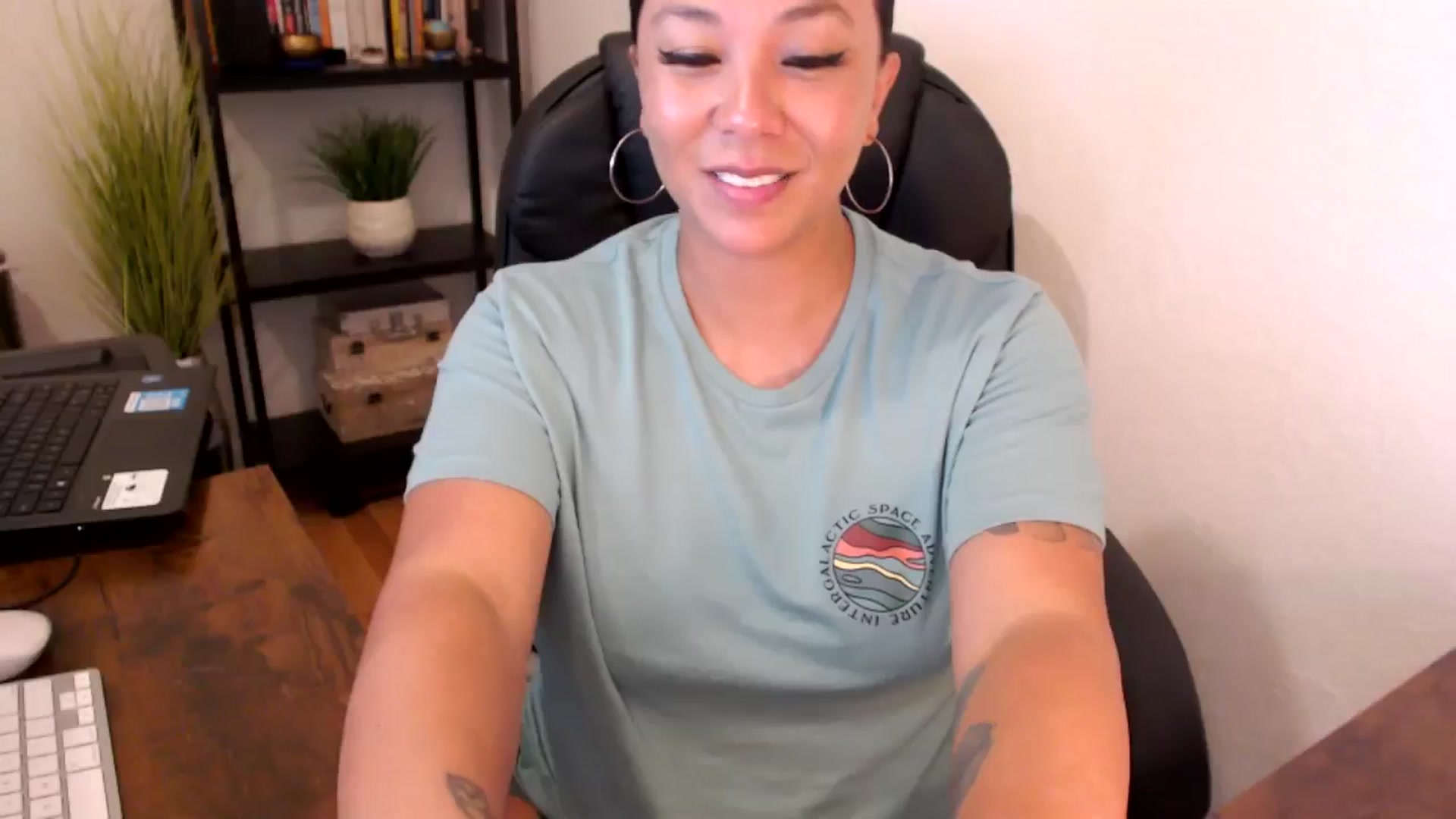 Gallery image thumbnail from MickaylaMoon's myfreecams stream on, 09/02/2024, 21:09 image 17 of 20
