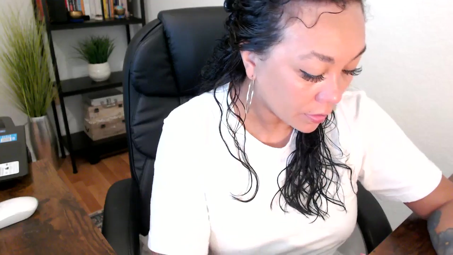 Gallery image thumbnail from MickaylaMoon's myfreecams stream on, 09/03/2024, 15:04 image 18 of 20