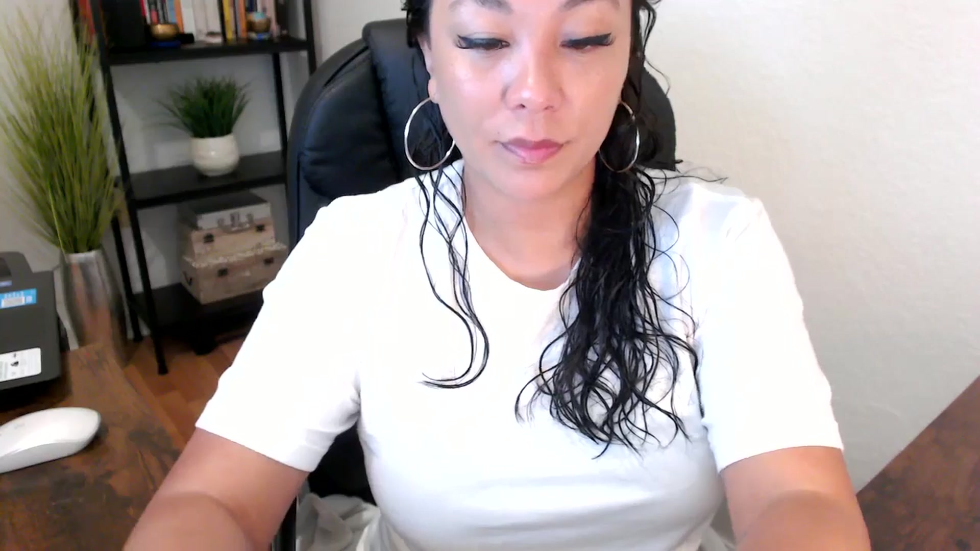 Gallery image thumbnail from MickaylaMoon's myfreecams stream on, 09/03/2024, 15:04 image 14 of 20
