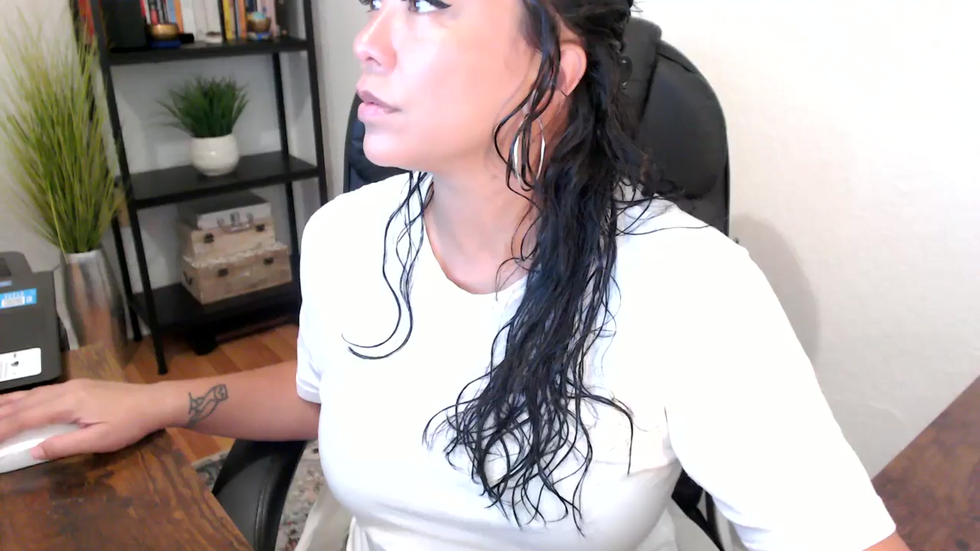 Gallery image thumbnail from MickaylaMoon's myfreecams stream on, 09/03/2024, 15:04 image 13 of 20