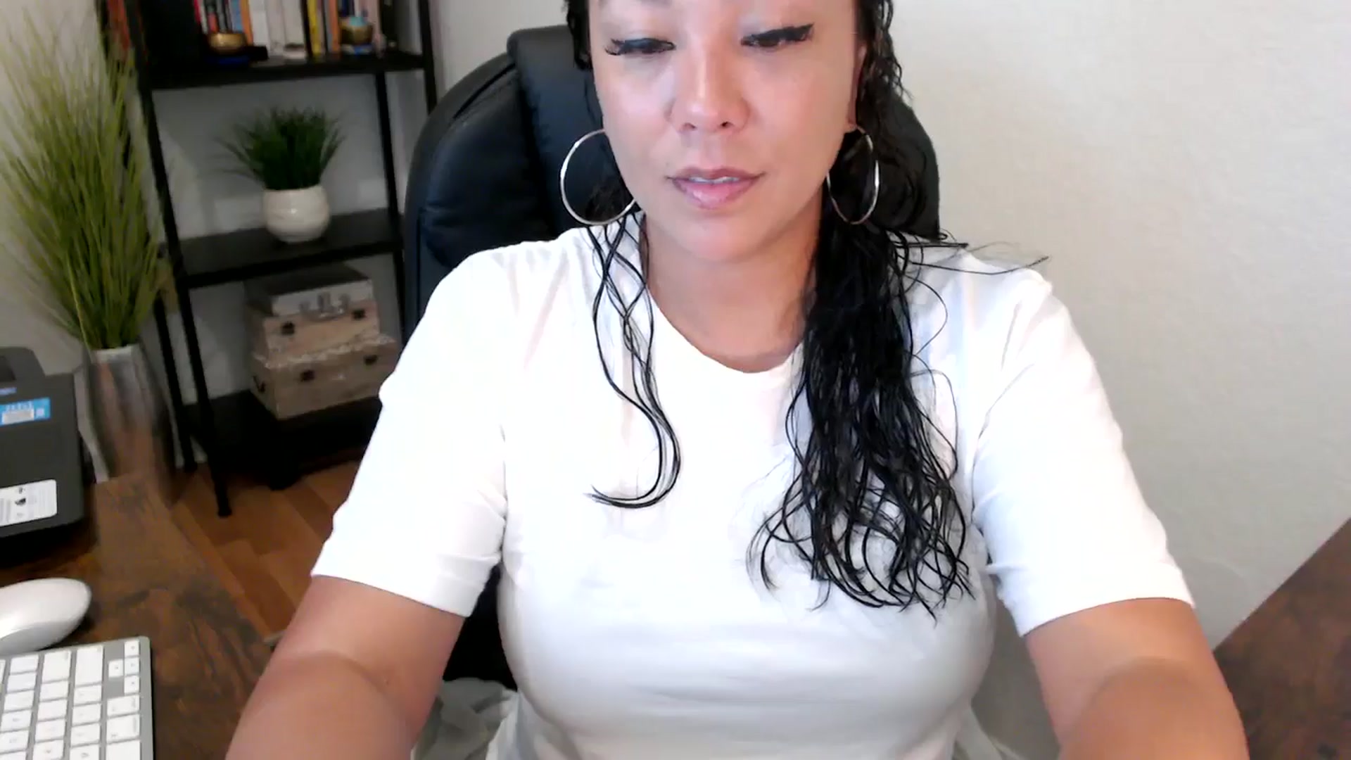 Gallery image thumbnail from MickaylaMoon's myfreecams stream on, 09/03/2024, 15:04 image 11 of 20