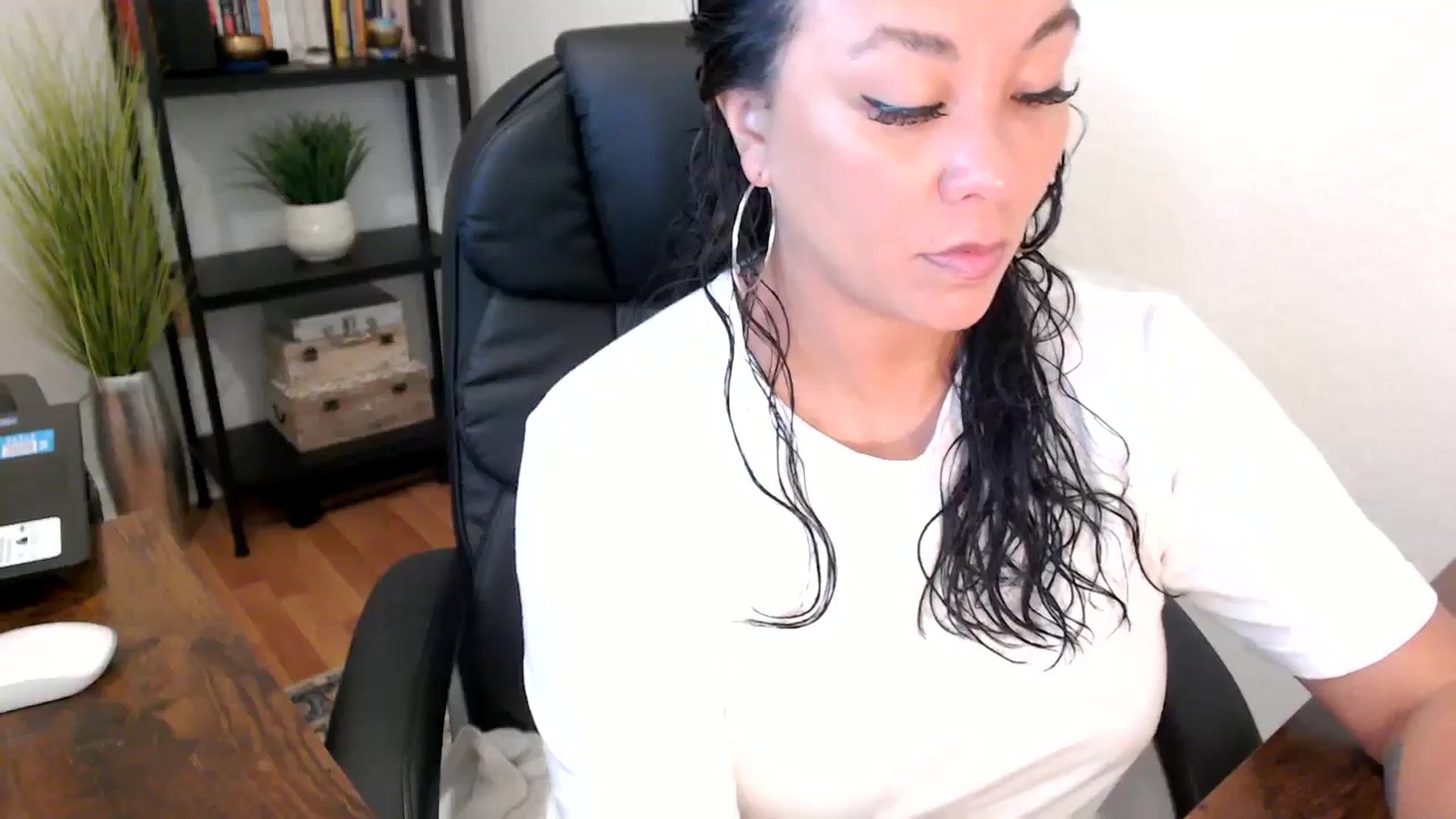 Gallery image thumbnail from MickaylaMoon's myfreecams stream on, 09/03/2024, 15:04 image 20 of 20