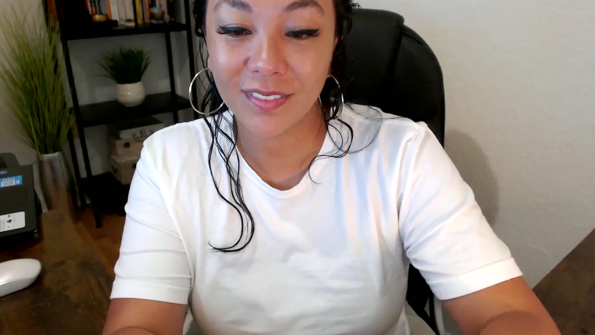 Gallery image thumbnail from MickaylaMoon's myfreecams stream on, 09/03/2024, 15:04 image 8 of 20