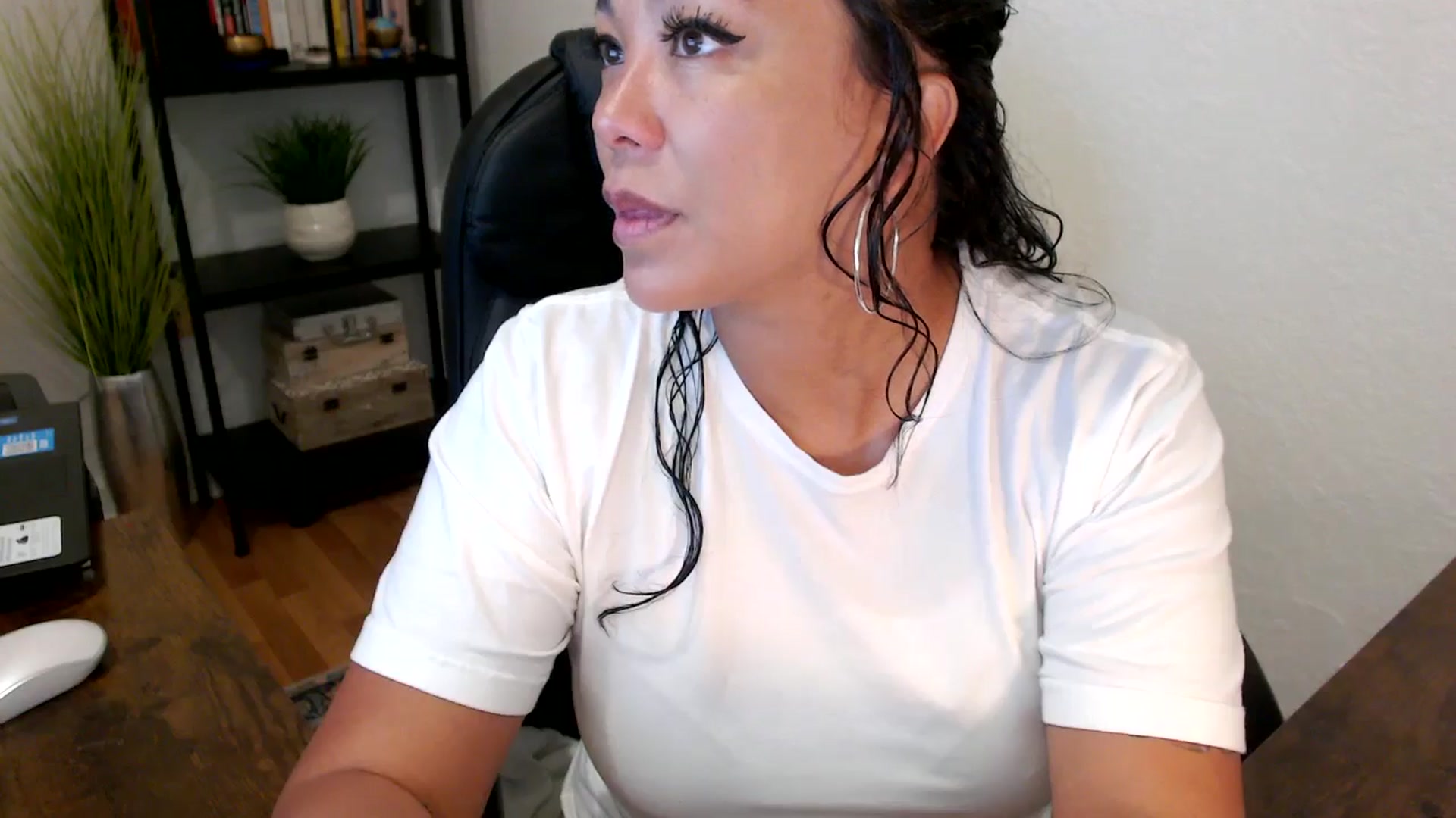 Gallery image thumbnail from MickaylaMoon's myfreecams stream on, 09/03/2024, 15:04 image 4 of 20