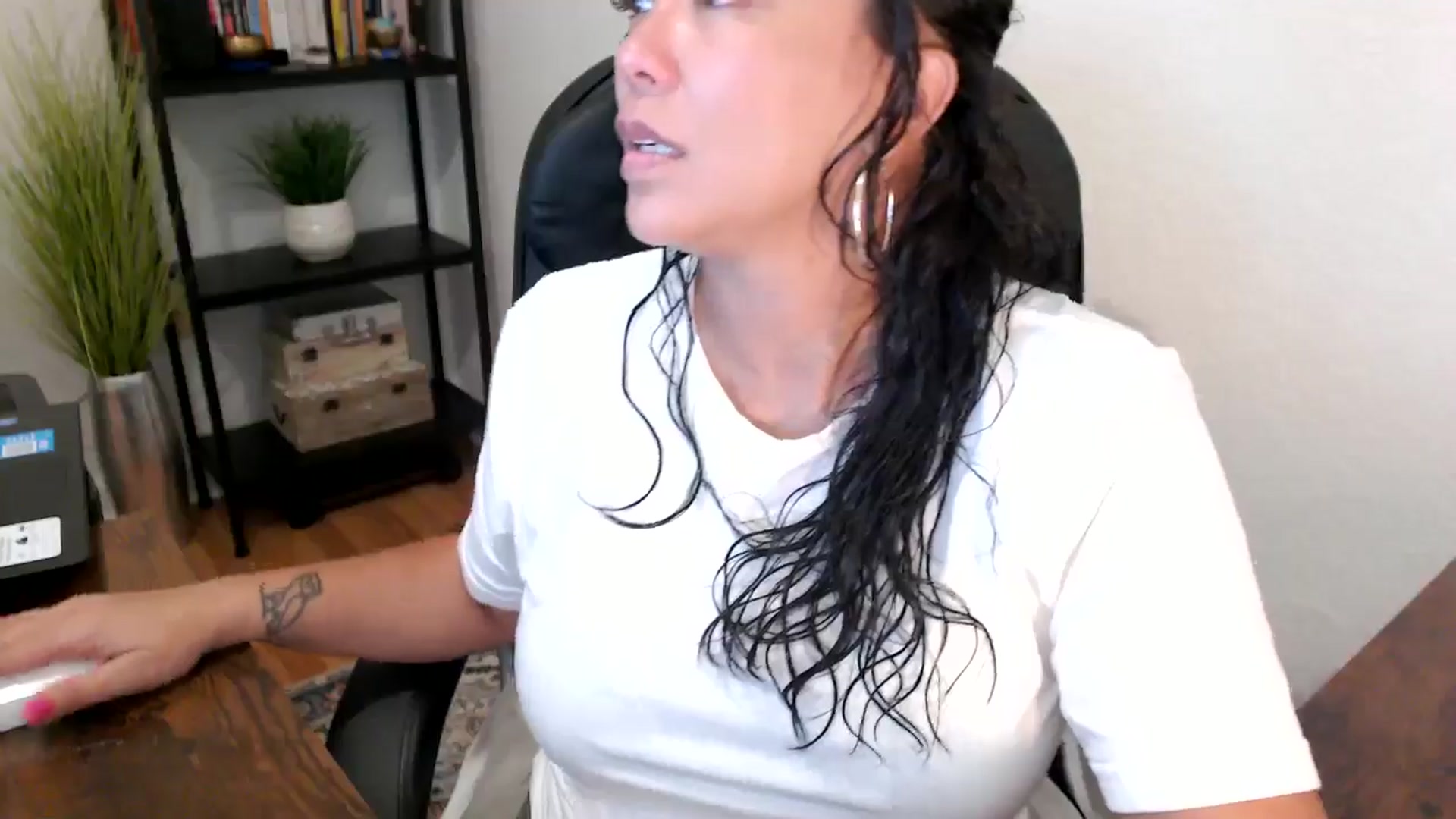 Gallery image thumbnail from MickaylaMoon's myfreecams stream on, 09/03/2024, 15:23 image 15 of 20