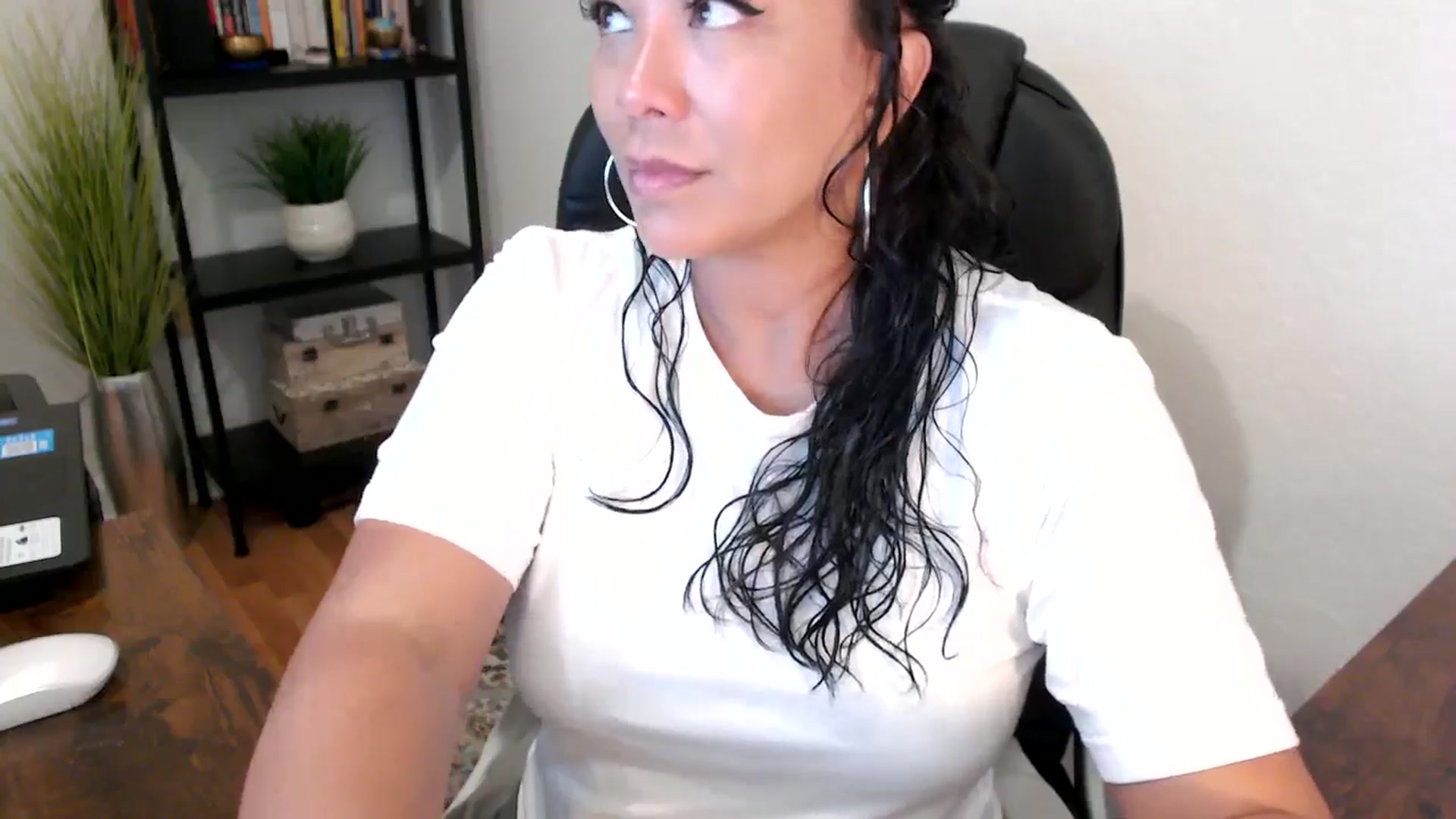Gallery image thumbnail from MickaylaMoon's myfreecams stream on, 09/03/2024, 15:23 image 4 of 20