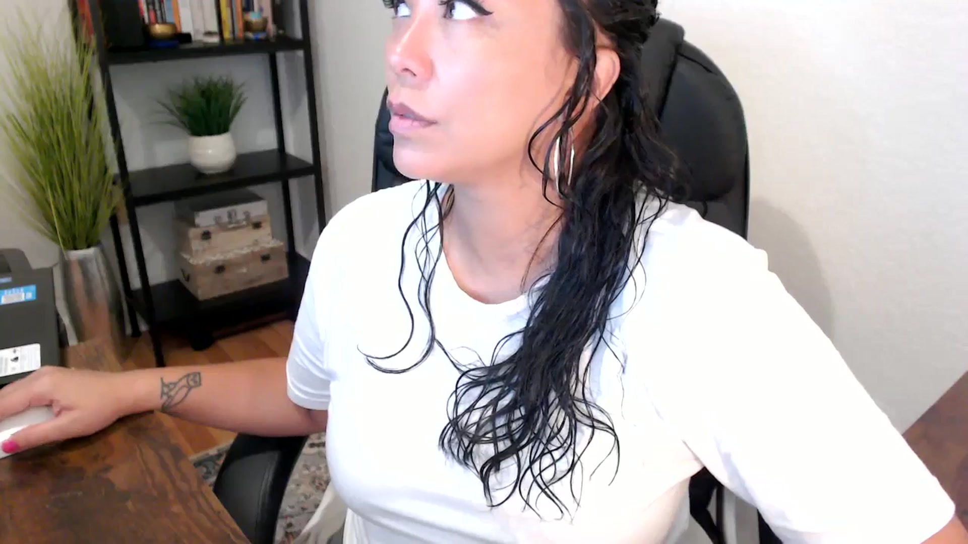 Gallery image thumbnail from MickaylaMoon's myfreecams stream on, 09/03/2024, 15:23 image 18 of 20