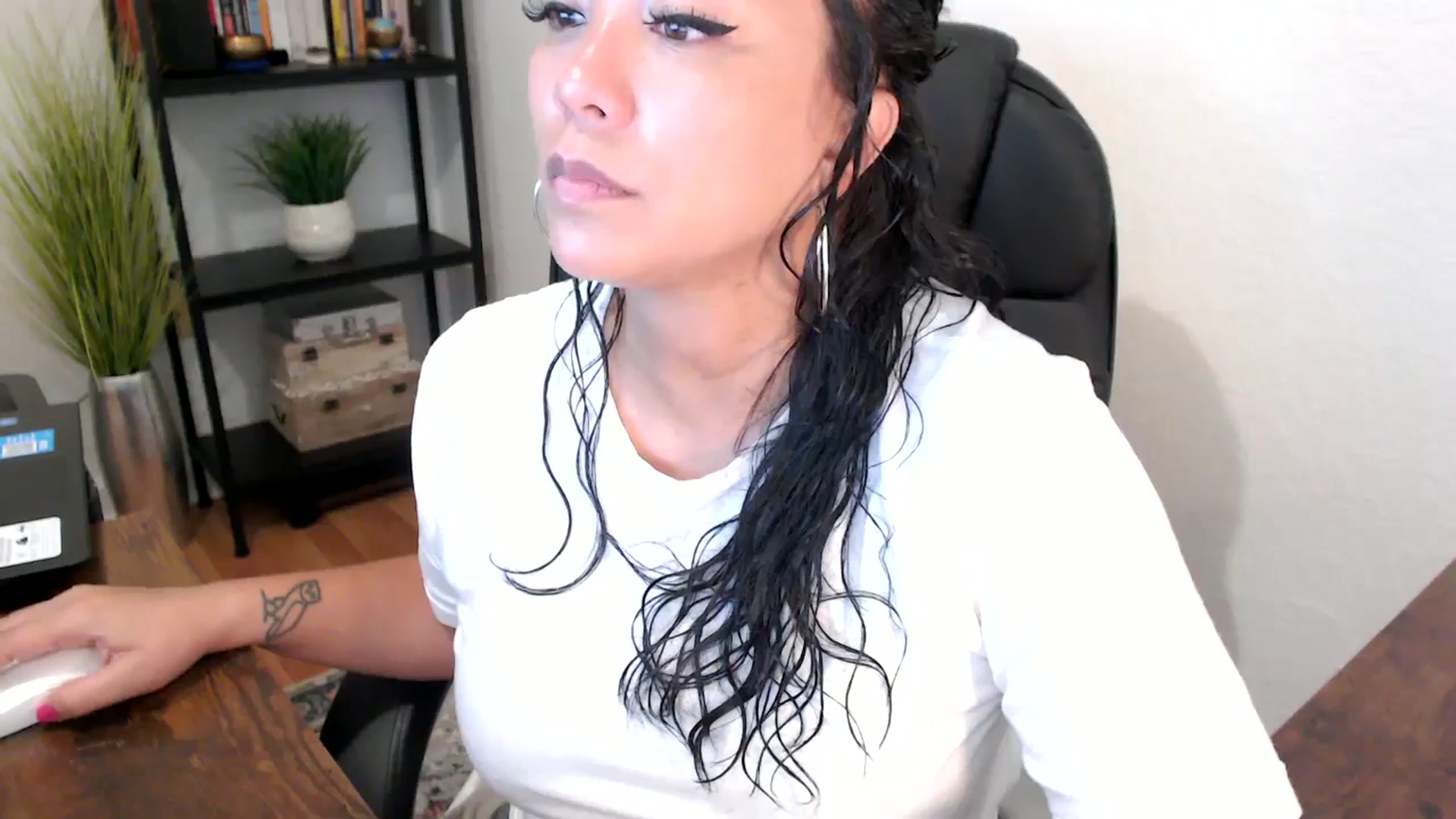 Gallery image thumbnail from MickaylaMoon's myfreecams stream on, 09/03/2024, 15:23 image 17 of 20