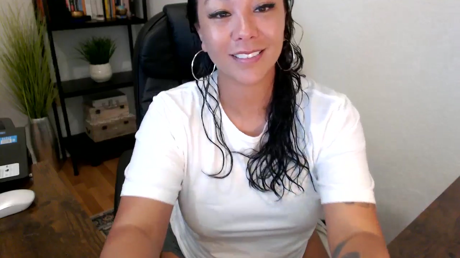 Gallery image thumbnail from MickaylaMoon's myfreecams stream on, 09/03/2024, 15:23 image 19 of 20