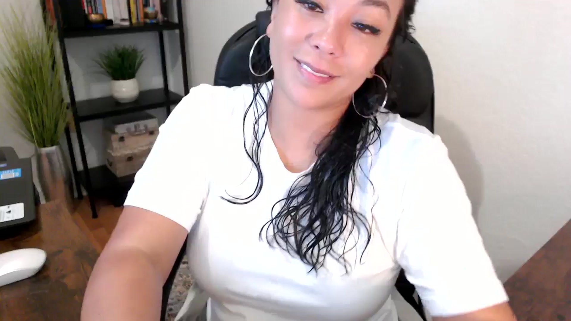 Gallery image thumbnail from MickaylaMoon's myfreecams stream on, 09/03/2024, 15:23 image 2 of 20