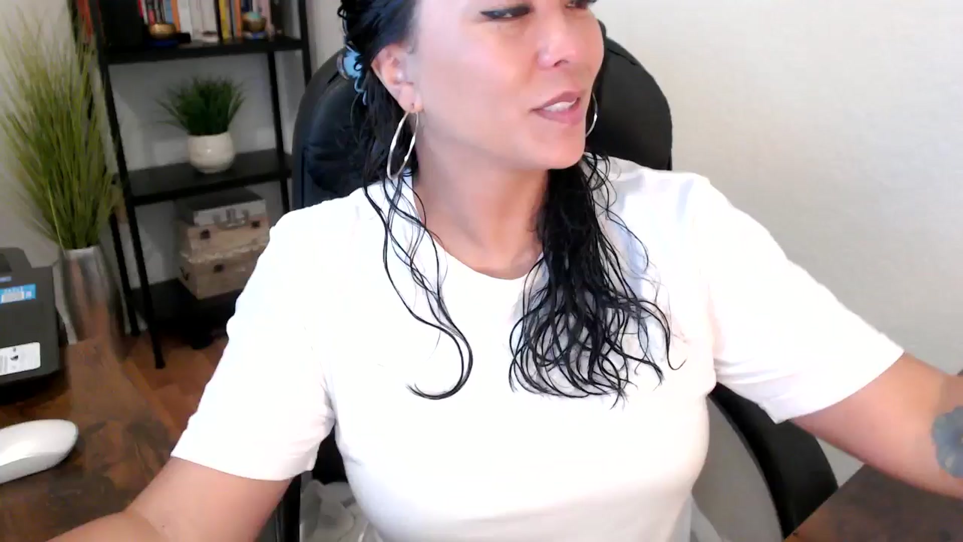 Gallery image thumbnail from MickaylaMoon's myfreecams stream on, 09/03/2024, 15:23 image 1 of 20