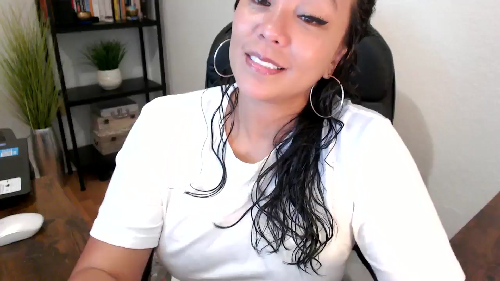 Gallery image thumbnail from MickaylaMoon's myfreecams stream on, 09/03/2024, 15:52 image 9 of 20