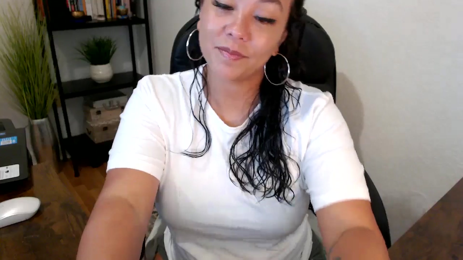 Gallery image thumbnail from MickaylaMoon's myfreecams stream on, 09/03/2024, 15:52 image 4 of 20