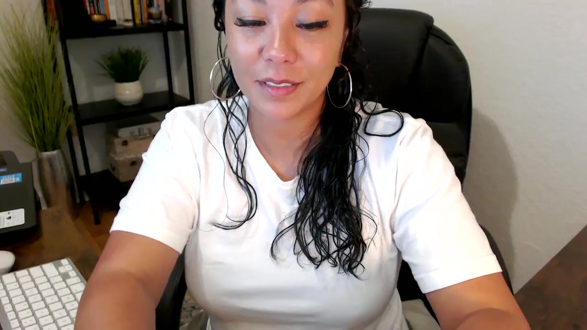 Gallery image thumbnail from MickaylaMoon's myfreecams stream on, 09/03/2024, 16:15 image 20 of 20