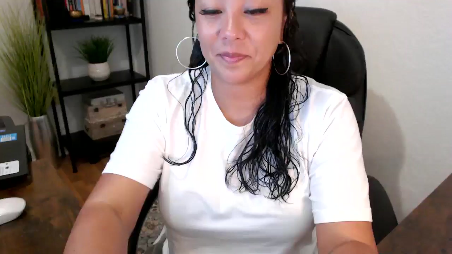 Gallery image thumbnail from MickaylaMoon's myfreecams stream on, 09/03/2024, 16:15 image 1 of 20