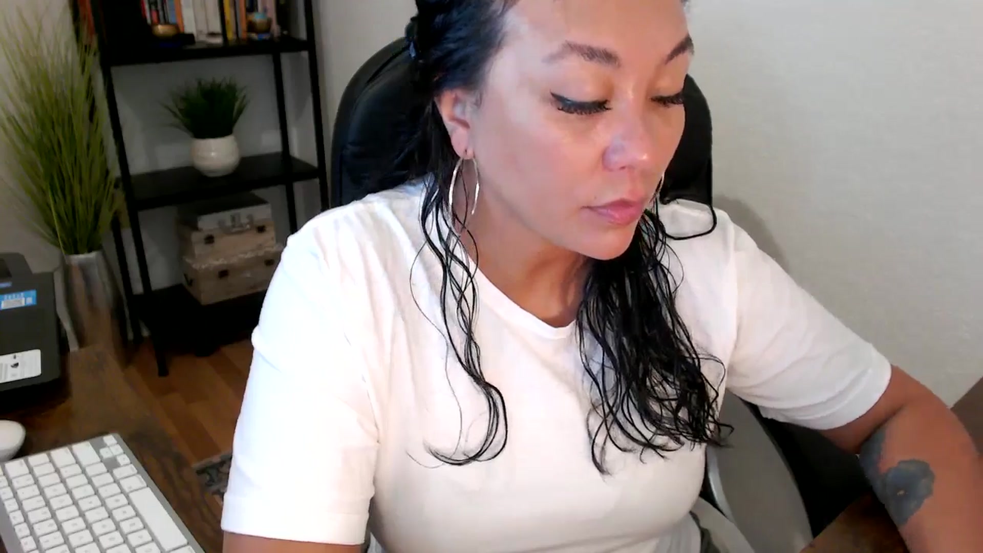 Gallery image thumbnail from MickaylaMoon's myfreecams stream on, 09/03/2024, 16:15 image 18 of 20