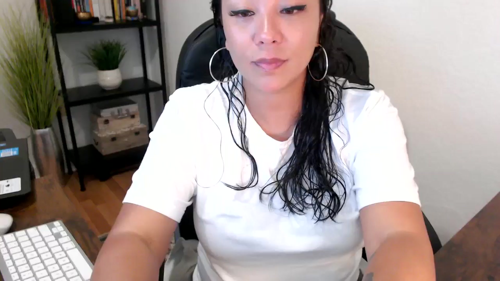 Gallery image thumbnail from MickaylaMoon's myfreecams stream on, 09/03/2024, 16:15 image 15 of 20