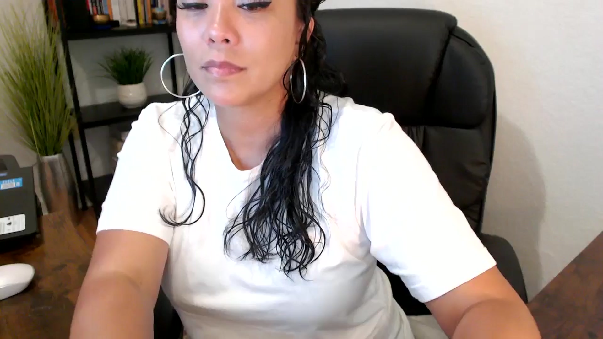 Gallery image thumbnail from MickaylaMoon's myfreecams stream on, 09/03/2024, 16:15 image 2 of 20