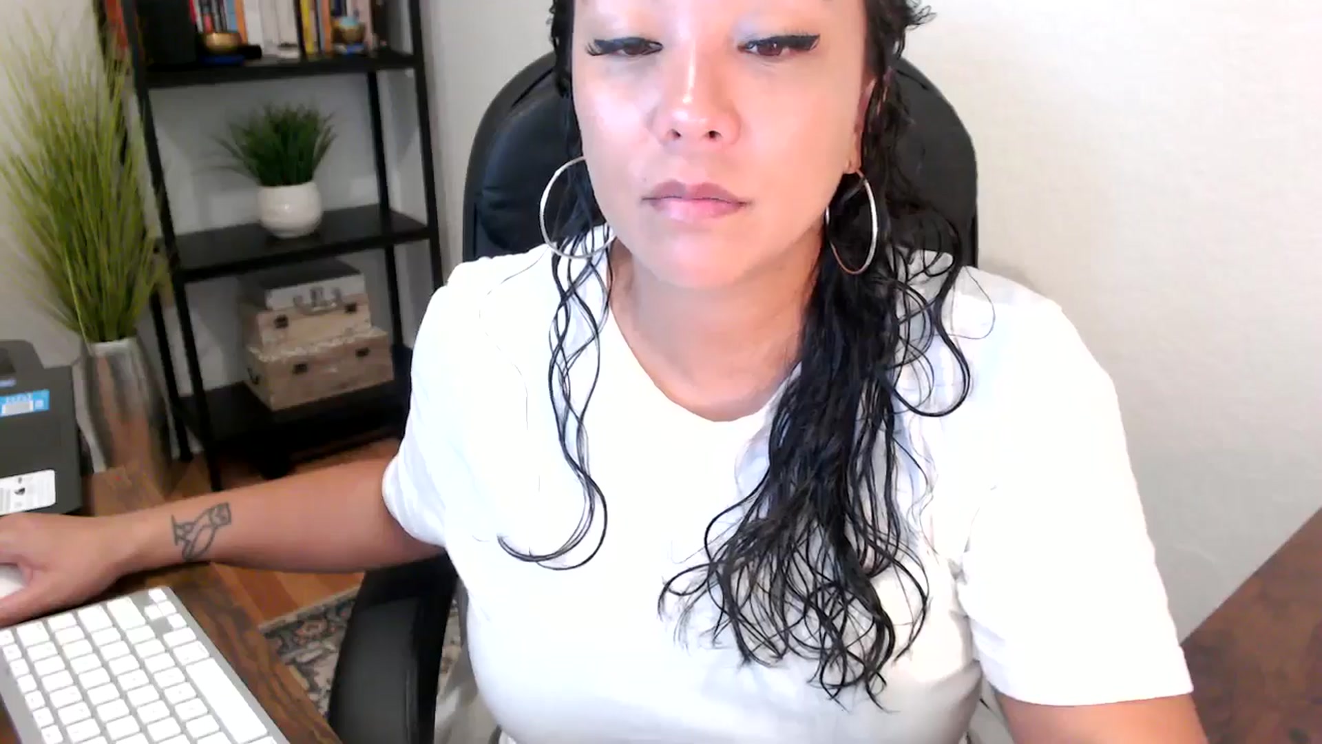 Gallery image thumbnail from MickaylaMoon's myfreecams stream on, 09/03/2024, 16:15 image 9 of 20