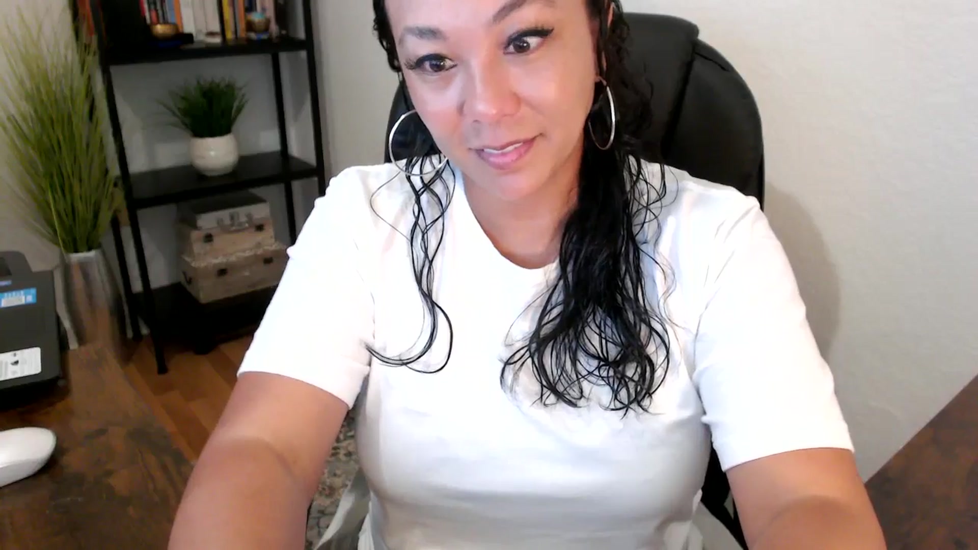 Gallery image thumbnail from MickaylaMoon's myfreecams stream on, 09/03/2024, 16:15 image 3 of 20