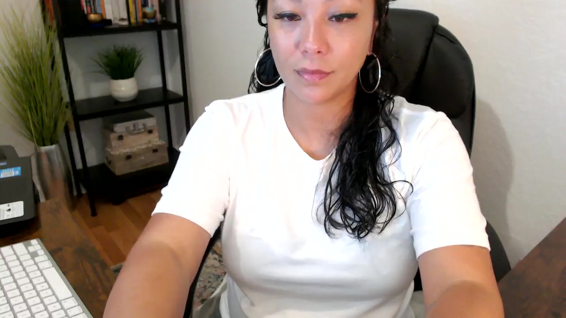 Gallery image thumbnail from MickaylaMoon's myfreecams stream on, 09/03/2024, 17:29 image 11 of 20