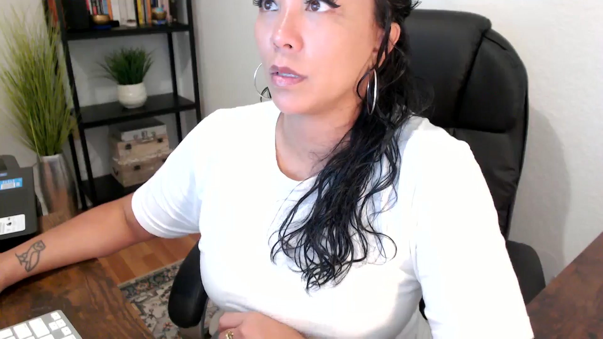 Gallery image thumbnail from MickaylaMoon's myfreecams stream on, 09/03/2024, 17:29 image 8 of 20