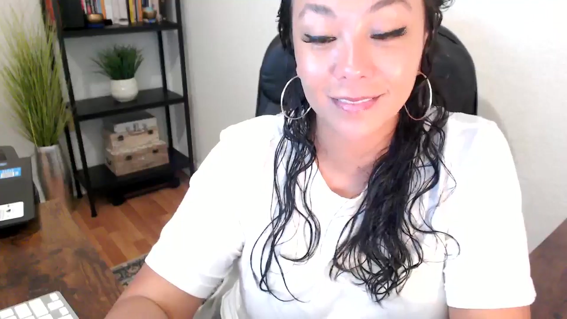 Gallery image thumbnail from MickaylaMoon's myfreecams stream on, 09/03/2024, 17:29 image 5 of 20