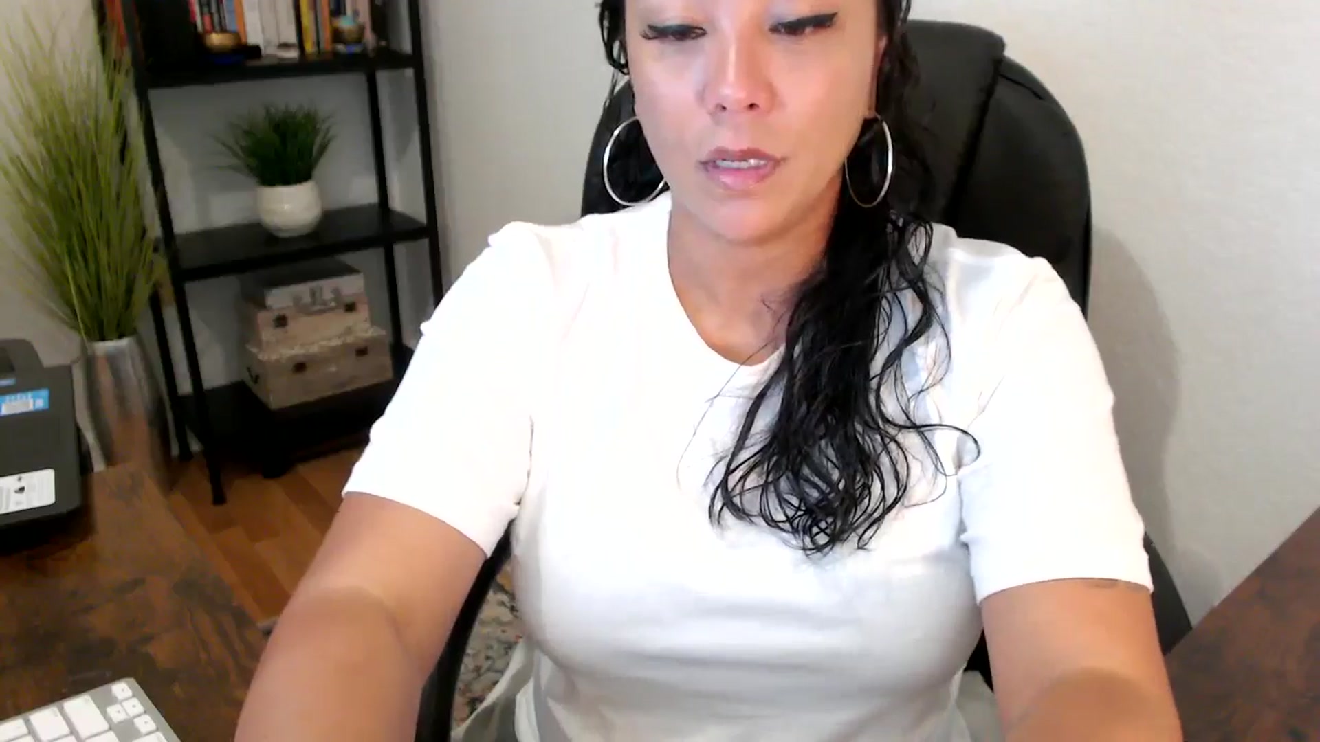 Gallery image thumbnail from MickaylaMoon's myfreecams stream on, 09/03/2024, 17:29 image 7 of 20