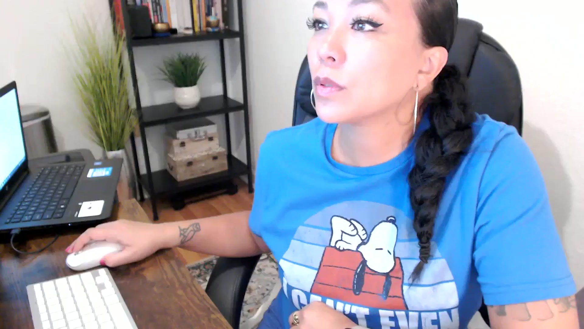 Gallery image thumbnail from MickaylaMoon's myfreecams stream on, 09/04/2024, 14:52 image 7 of 20