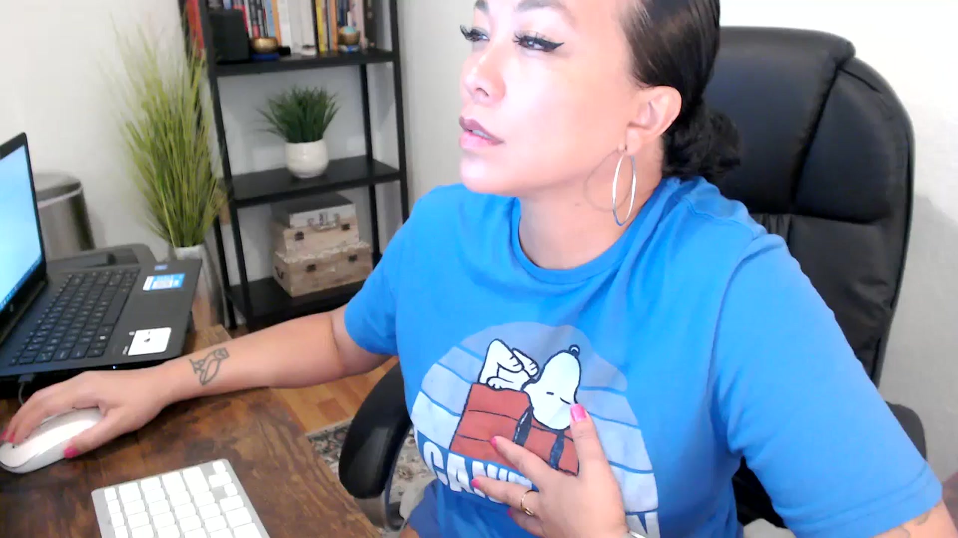 Gallery image thumbnail from MickaylaMoon's myfreecams stream on, 09/04/2024, 16:48 image 13 of 20