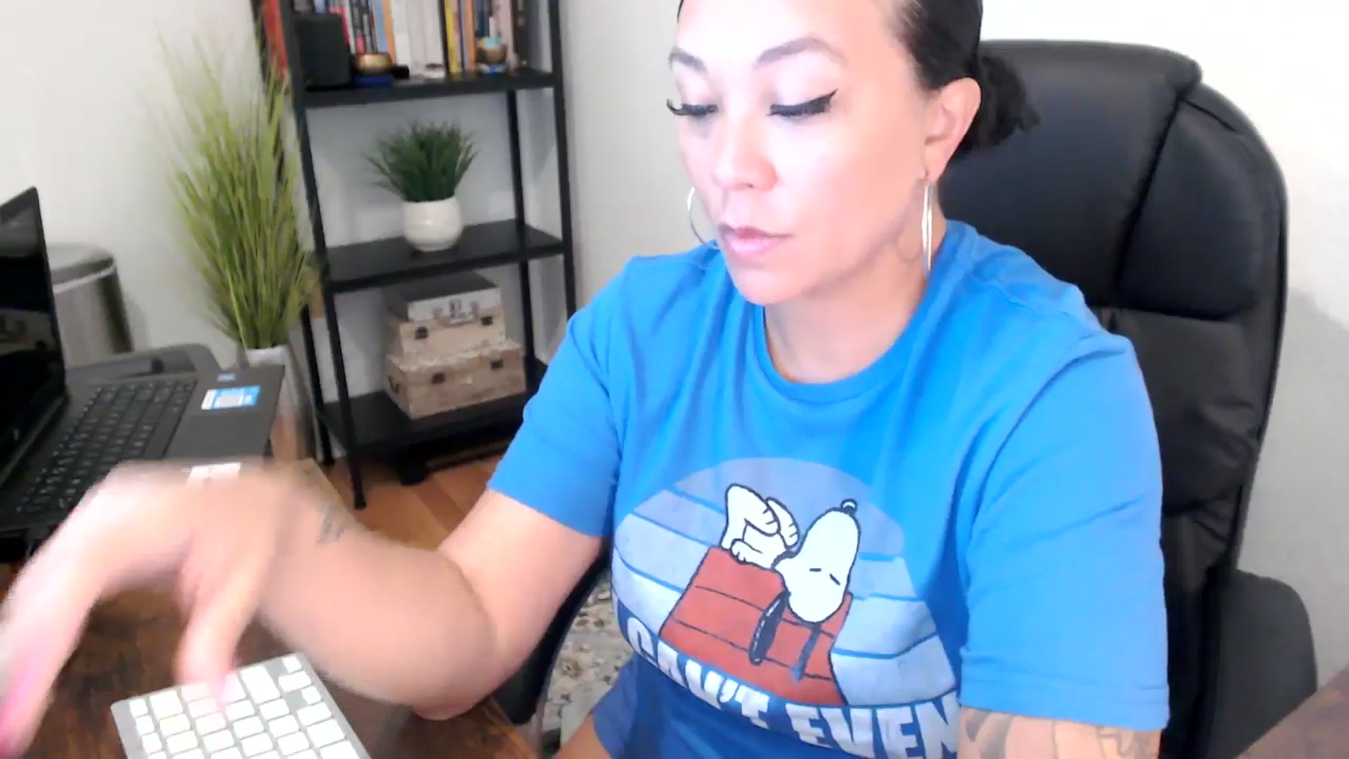 Gallery image thumbnail from MickaylaMoon's myfreecams stream on, 09/04/2024, 17:38 image 6 of 20
