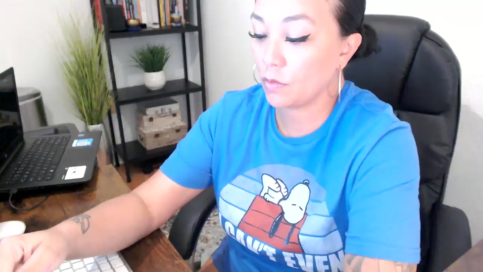 Gallery image thumbnail from MickaylaMoon's myfreecams stream on, 09/04/2024, 17:38 image 5 of 20