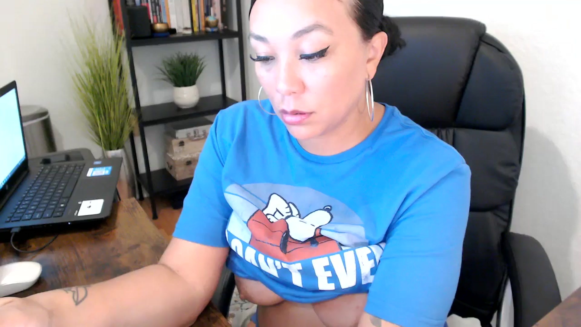 Gallery image thumbnail from MickaylaMoon's myfreecams stream on, 09/04/2024, 18:36 image 18 of 20