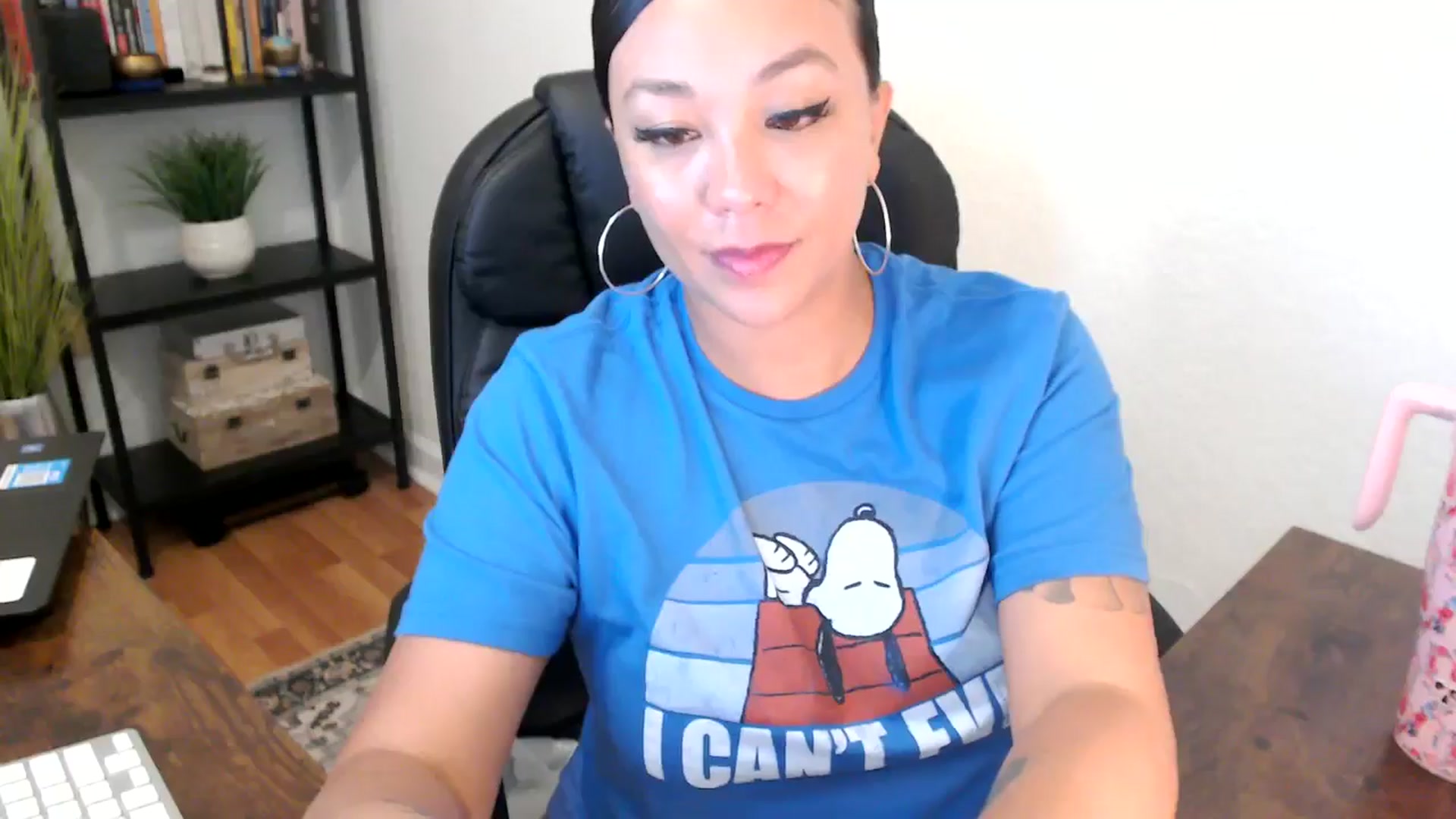 Gallery image thumbnail from MickaylaMoon's myfreecams stream on, 09/04/2024, 20:04 image 6 of 20
